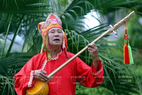 Artisan efforts save ancestral tunes