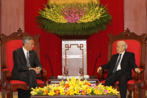 Party General Secretary hosts Singapore’s Prime Minister 