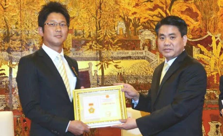 Japanese diplomat honoured for boosting Hanoi-Japan ties
