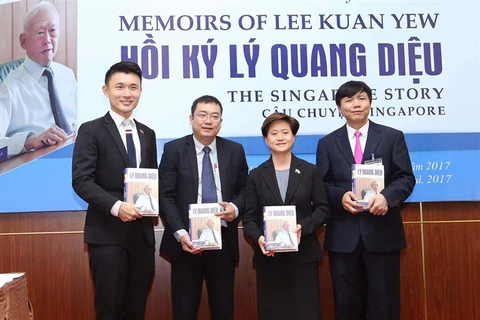 Lee Kuan Yew memoirs launched in Vietnamese