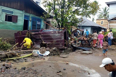 Five killed, hundreds displaced in flash floods in Indonesia