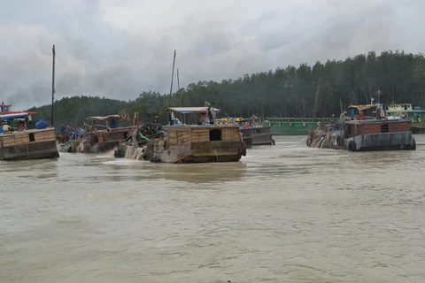 Four sand mining projects suspended in Dong Nai