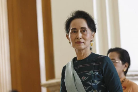 Myanmar state counselor vows to build federal union with peace