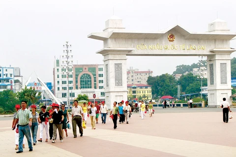 Lao Cai int’l border gate records positive growth in trade
