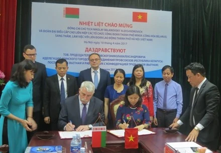 Labour unions of Hanoi, Belarus city strengthen cooperation