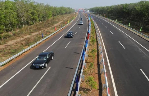 Over 140 trillion VND for North-South expressway’s first phase