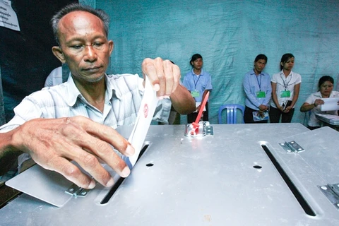 Information cards distributed for Cambodian voters