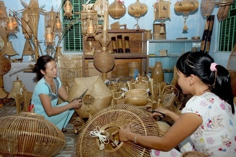 Hue festival honours traditional crafts