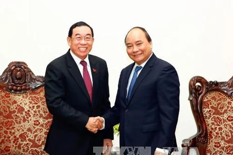 PM vows to help Laos develop transport infrastructure