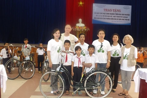 Japan-Vietnam Friendship Association donates bicycles to poor kids