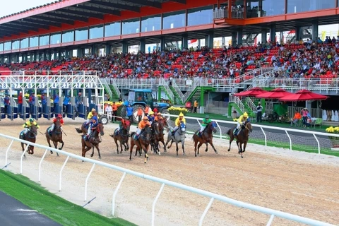 Dai Nam racecourse inaugurated in Binh Duong province 