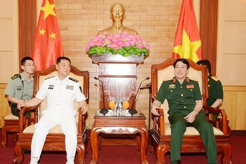 Army top official receives Chinese naval commissar