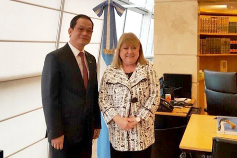 Vietnamese ambassador gets Argentinean friendship order