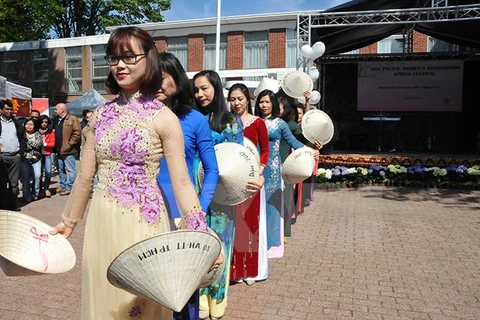 Vietnam joins APWA’s spring festival in Belgium 