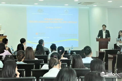 Australia helps English training for Da Nang to host APEC events