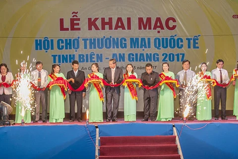 International border trade fair kicks off in An Giang
