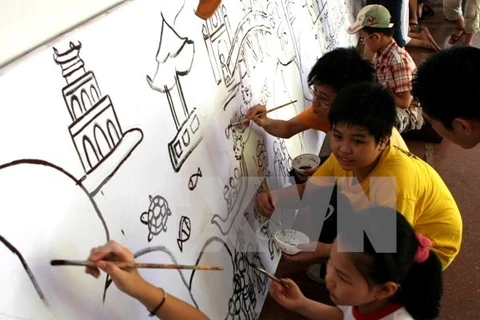 Children to make longest painting street in Vietnam