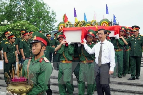 Ha Tinh reburies Vietnamese martyrs repatriated from Laos