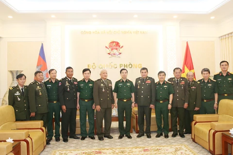 Cambodia’s defence officers welcomed in Hanoi
