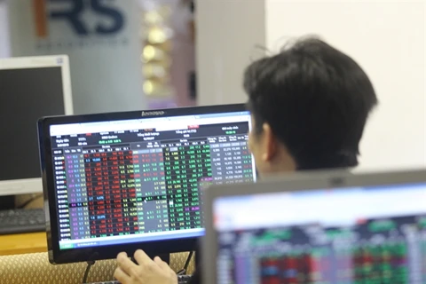 Bank stocks drag VN-Index down