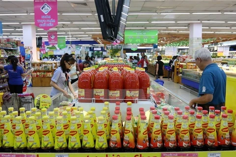 Lower food prices pull CPI down in May