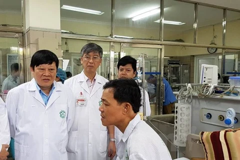 Deputy PM requests dealing with medical incident in Hoa Binh 