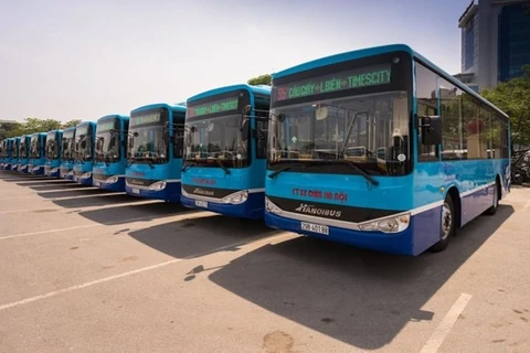 Hanoi adds 15 new buses
