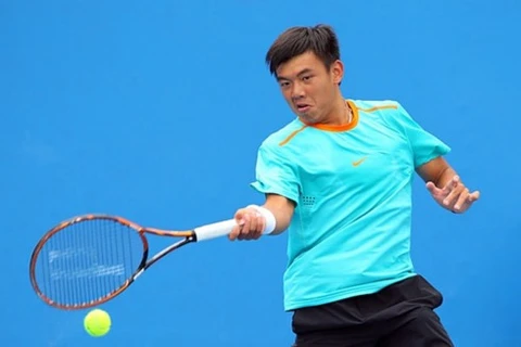 Top tennis player in second round of Singapore F2