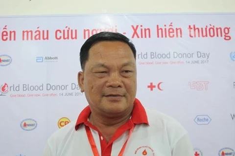 Vietnam honours 100 outstanding blood donors 