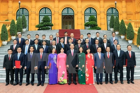 President meets chiefs of Vietnamese representative offices abroad