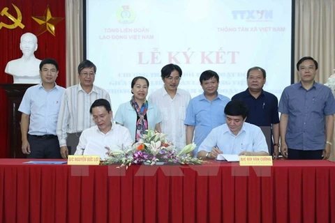 Labour Confederation, Vietnam News Agency ink cooperation deal