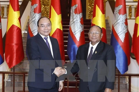 PM Nguyen Xuan Phuc welcomes Cambodian NA President