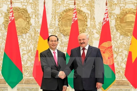 President Tran Dai Quang holds talks with President Lukashenko