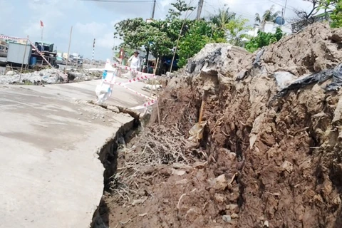 Authorities relocate Bac Lieu residents after landslides