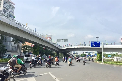 Flyover leading to HCM City airport completed 2 months early
