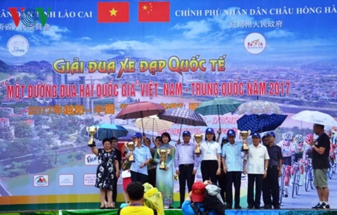 Int’l cycling race closes in Lao Cai 