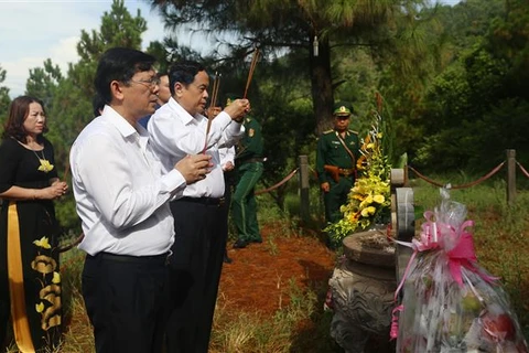 VFF leader pays respect on War Invalids' and Martyrs' Day 