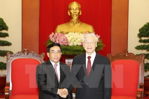 Party chief Nguyen Phu Trong welcomes Laos Vice President 