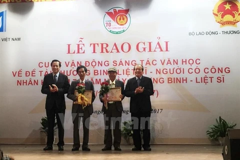 Literary works honouring Vietnamese war heroes awarded