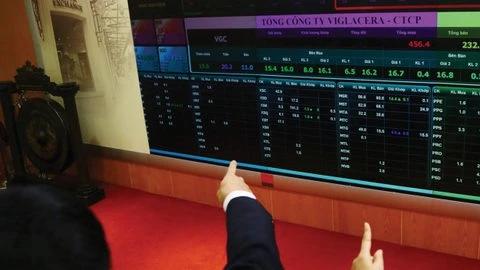 VN-Index to extend loss on inevitable correction