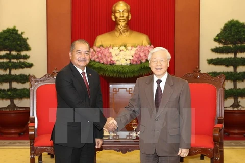 Vietnam, Laos strengthen coordination to promote renovation 