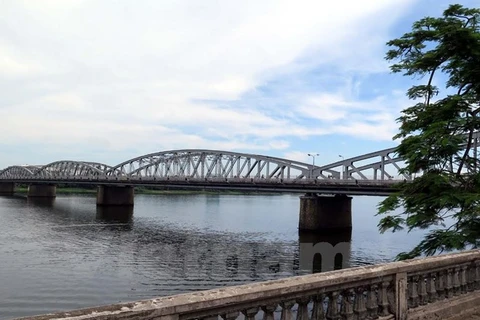 Thua Thien-Hue restores Trang Tien Bridge 