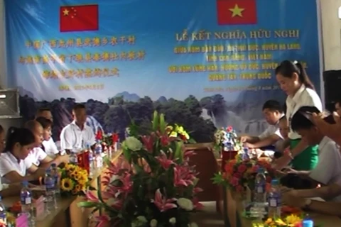 Vietnamese, Chinese villages form twinning relationship