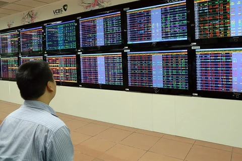 Vietnam shares tumble on global tension