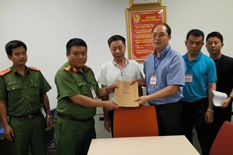 Hanoi police hand over wanted Chinese to Chinese police 