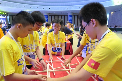 Vietnamese students excel at World Mathematics Olympiad