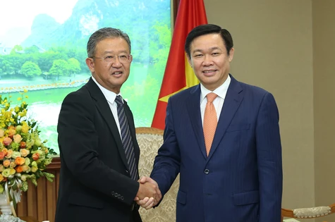 Deputy PM calls on AIA to expand investment in Vietnam 