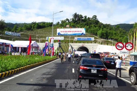Ca Pass tunnel linking Phu Yen and Khanh Hoa opens to traffic