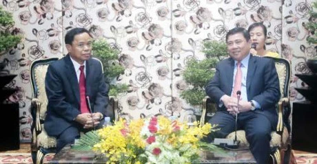 HCM City leader welcomes Lao Party official