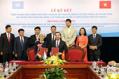 Vietnam, UNESCO jointly establish maths, physics centres